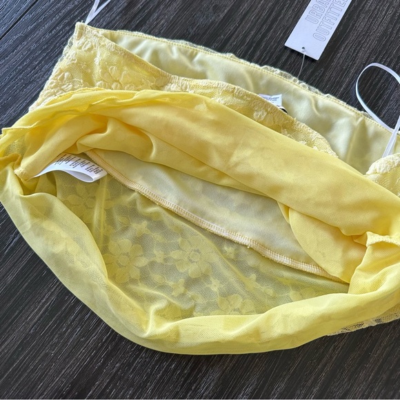 Urban Outfitters Kimchi Blue Kori Strapless Floral Lace Crop Top in Yellow, XL - Picture 11 of 13